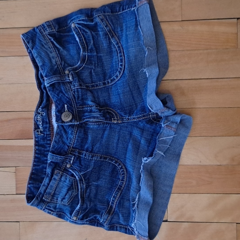 Amethyst size 9 shorts